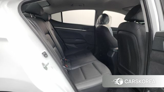 Hyundai Avante AD 2018 Белый из Кореи, фото 2