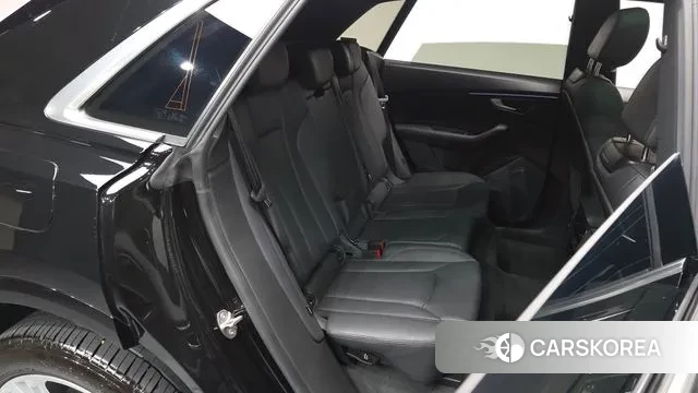 Audi Q8 (4M) 2023 Черный из Кореи, фото 2