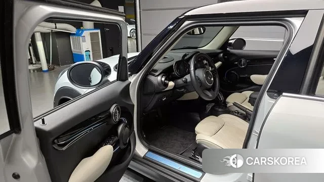 Mini Cooper S 2022 Серебристо-серый из Кореи, фото 2