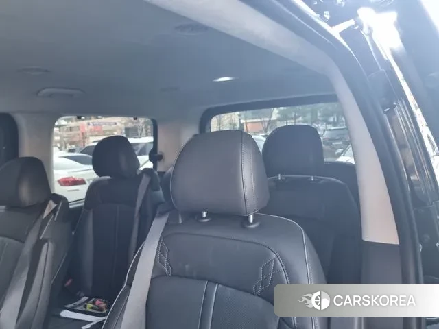 Hyundai Staria 2025 Черный из Кореи, фото 2