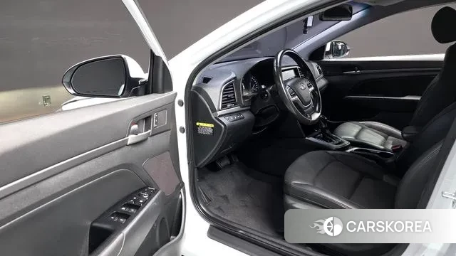 Hyundai Avante AD 2018 Белый из Кореи, фото 2