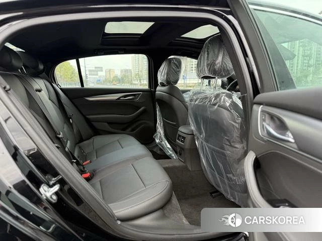 Cadillac CT5 2026 Черный из Китая, фото 2
