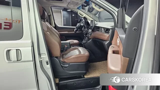 Hyundai The New Grand Starex 2018 Серебряный из Кореи, фото 2