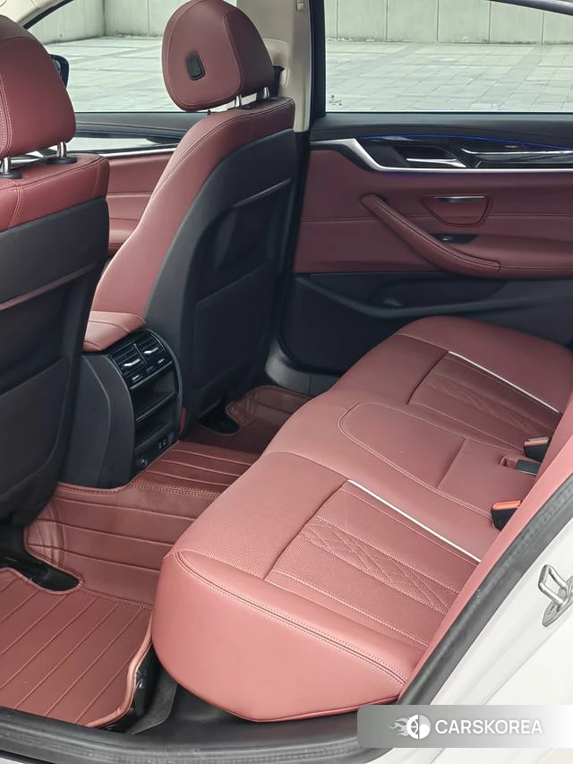 BMW 5 series 2023 Белый из Китая, фото 2