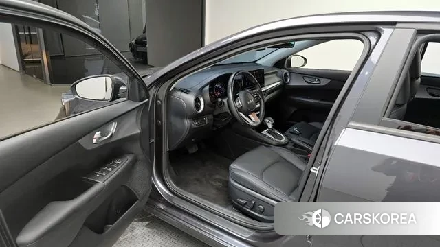 Kia The New K3 2nd generation 2021 Серый из Кореи, фото 2