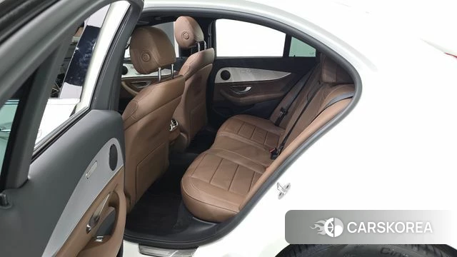 Mercedes-Benz E-Class W213 2021 Белый из Кореи, фото 2