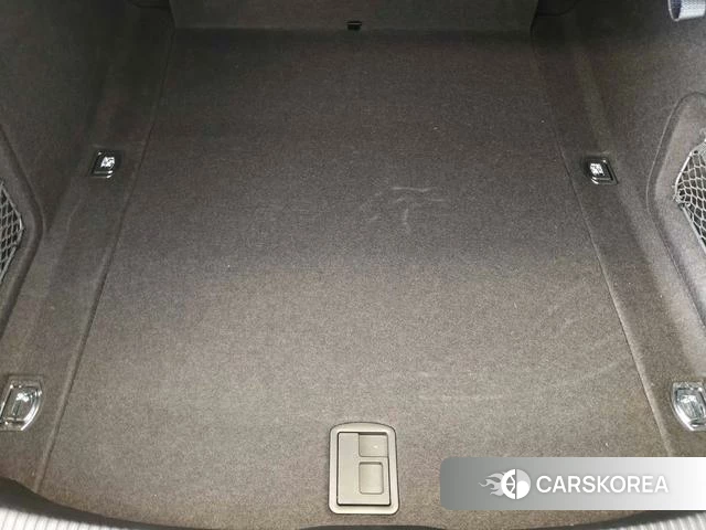 Audi A4L 2024 Серебристо-серый из Китая, фото 2