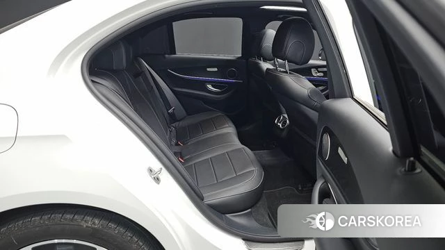 Mercedes-Benz E-Class W213 2022 Белый из Кореи, фото 2
