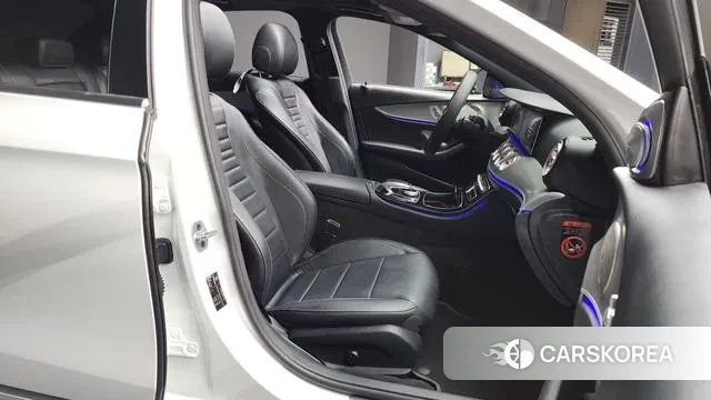 Mercedes-Benz E-Class W213 2019 Белый из Кореи, фото 2