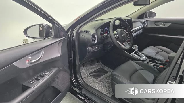 Kia The New K3 2nd generation 2021 Черный из Кореи, фото 2