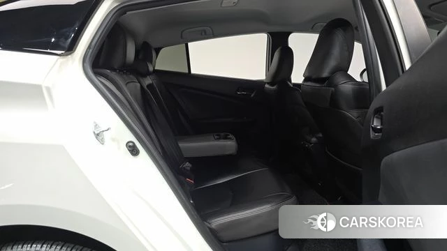 Toyota Prius 4th Generation 2018 Белый из Кореи, фото 2