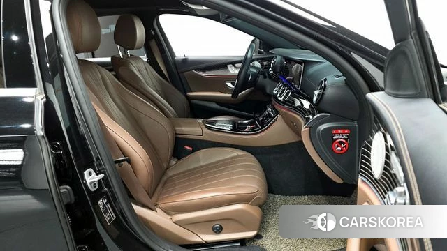 Mercedes-Benz E-Class W213 2021 Черный из Кореи, фото 2