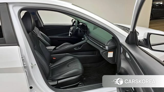 Hyundai The New Avante Hybrid (CN7) 2024 Белый из Кореи, фото 2