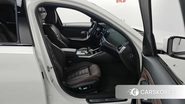 BMW 3 Series (G20) 2021 Белый из Кореи, фото 2