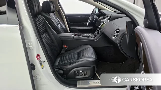 Jaguar All New XJ 2019 Белый из Кореи, фото 2