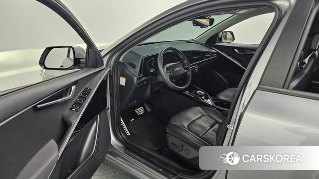 Kia Di Ol Nu Niro 2022 Серебристо-серый из Кореи, фото 2