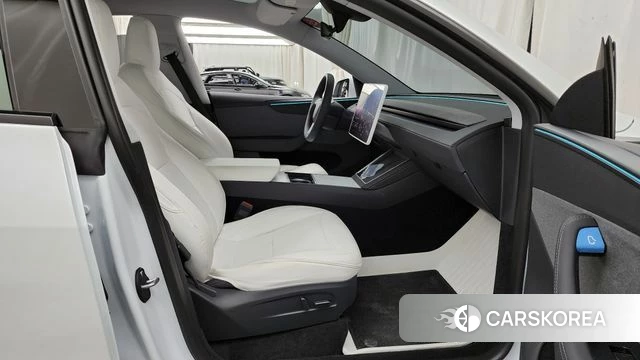 Tesla Model Y 2025 Белый из Кореи, фото 2