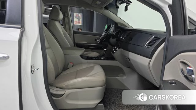 Kia The New Carnival 2018 Белый из Кореи, фото 2