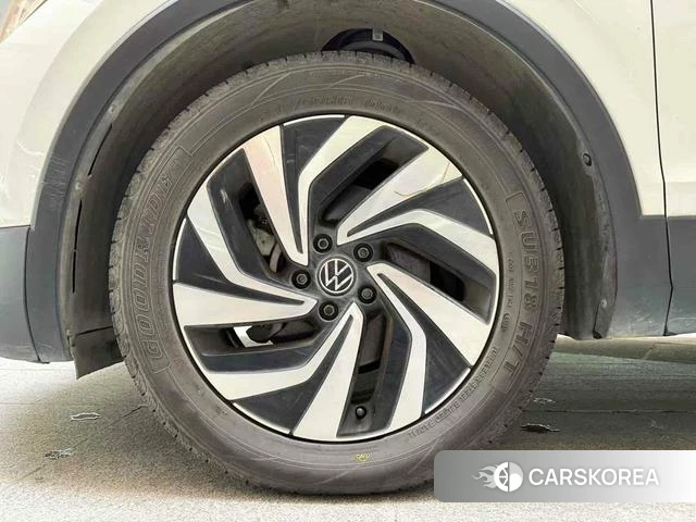 Volkswagen Tiguan L 2022 Белый из Китая, фото 2