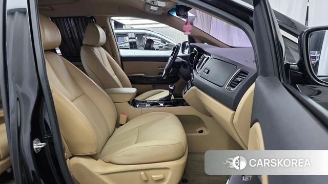 Kia The New Carnival 2019 Черный из Кореи, фото 2
