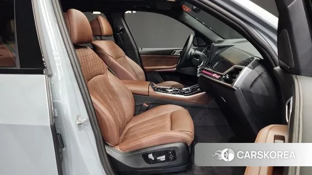 BMW X5 (G05) 2024 Серебристо-серый из Кореи, фото 2