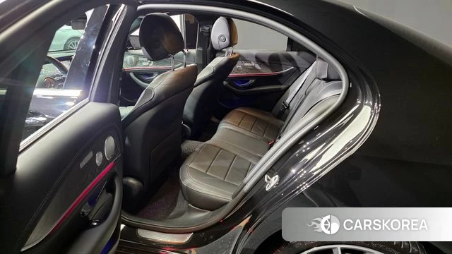 Mercedes-Benz E-Class W213 2021 Черный из Кореи, фото 2