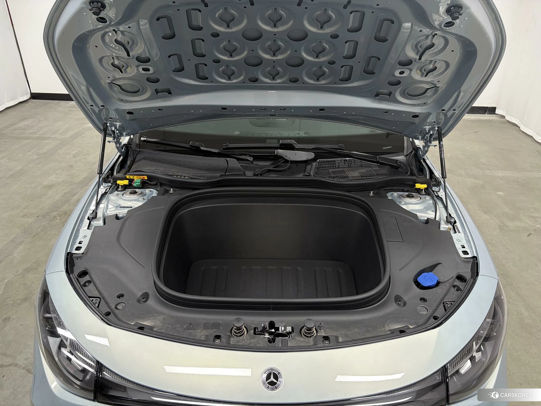 Mercedes-Benz CLA EV 2025 Серебристо-серый из Китая, фото 2