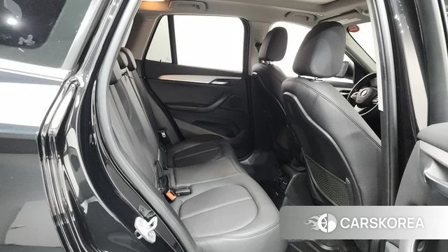 BMW X1 (F48) 2019 Черный из Кореи, фото 2