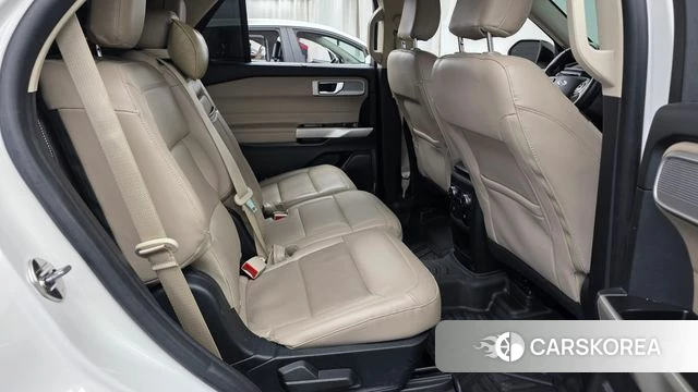 Ford Explorer 6th Generation 2021 Белый из Кореи, фото 2