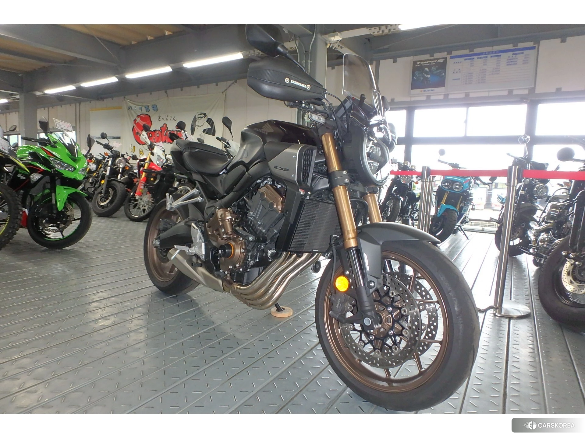 Honda CB650R E-CLUTCH 2025 из Японии
