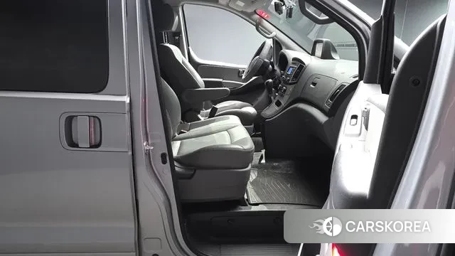 Hyundai The New Grand Starex 2019 Серебристо-серый из Кореи, фото 2