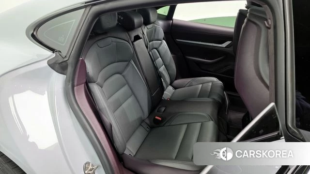 Porsche Taycan 2021 Серебряный из Кореи, фото 2