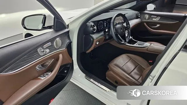 Mercedes-Benz E-Class W213 2022 Белый из Кореи, фото 2