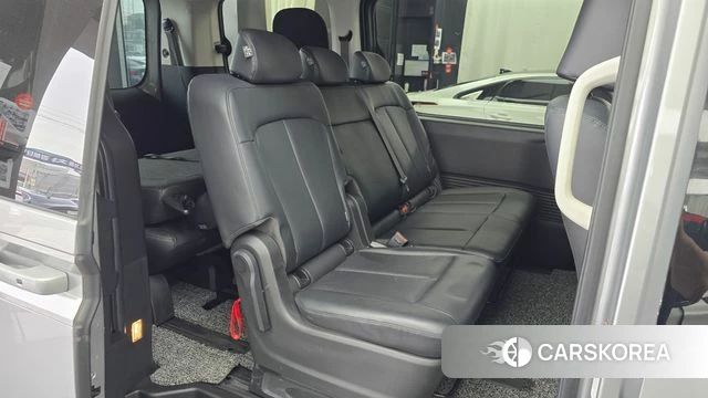 Hyundai Staria 2023 Серебристо-серый из Кореи, фото 2