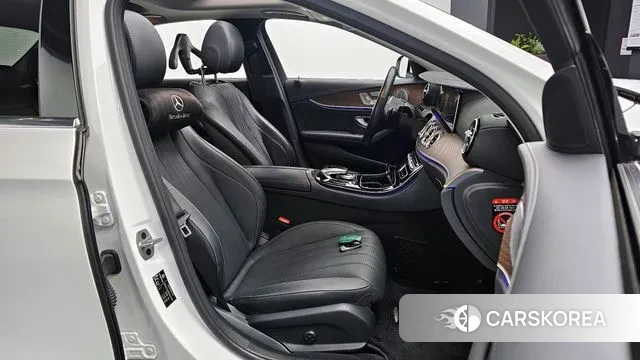 Mercedes-Benz E-Class W213 2019 Белый из Кореи, фото 2