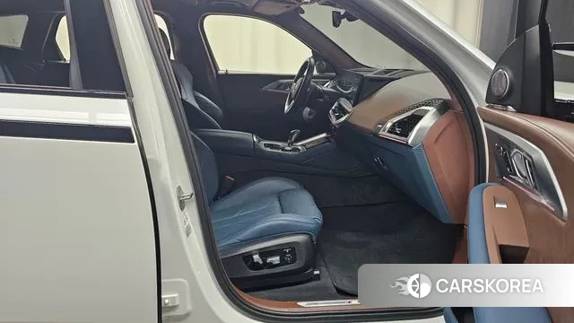 BMW XM (G09) 2023 Белый из Кореи, фото 2