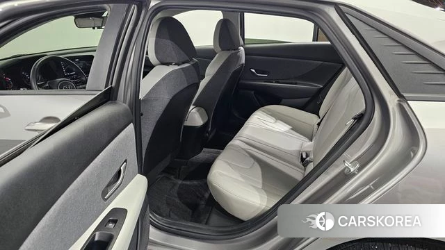 Hyundai Avante (CN7) 2021 Серебристо-серый из Кореи, фото 2
