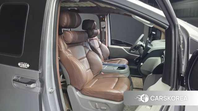 Hyundai Staria 2021 Серебристо-серый из Кореи, фото 2