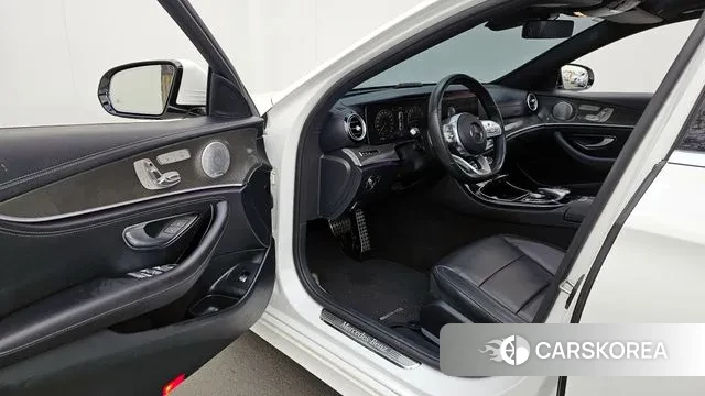 Mercedes-Benz E-Class W213 2019 Белый из Кореи, фото 2