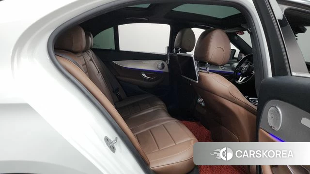 Mercedes-Benz E-Class W213 2019 Белый из Кореи, фото 2