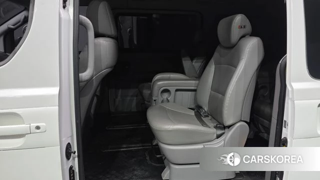 Hyundai The New Grand Starex 2018 Белый из Кореи, фото 2