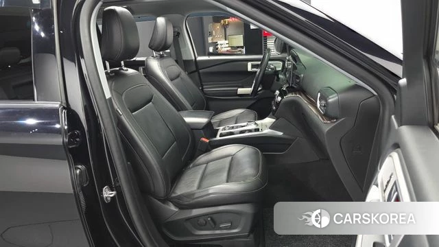 Ford Explorer 6th Generation 2021 Черный из Кореи, фото 2