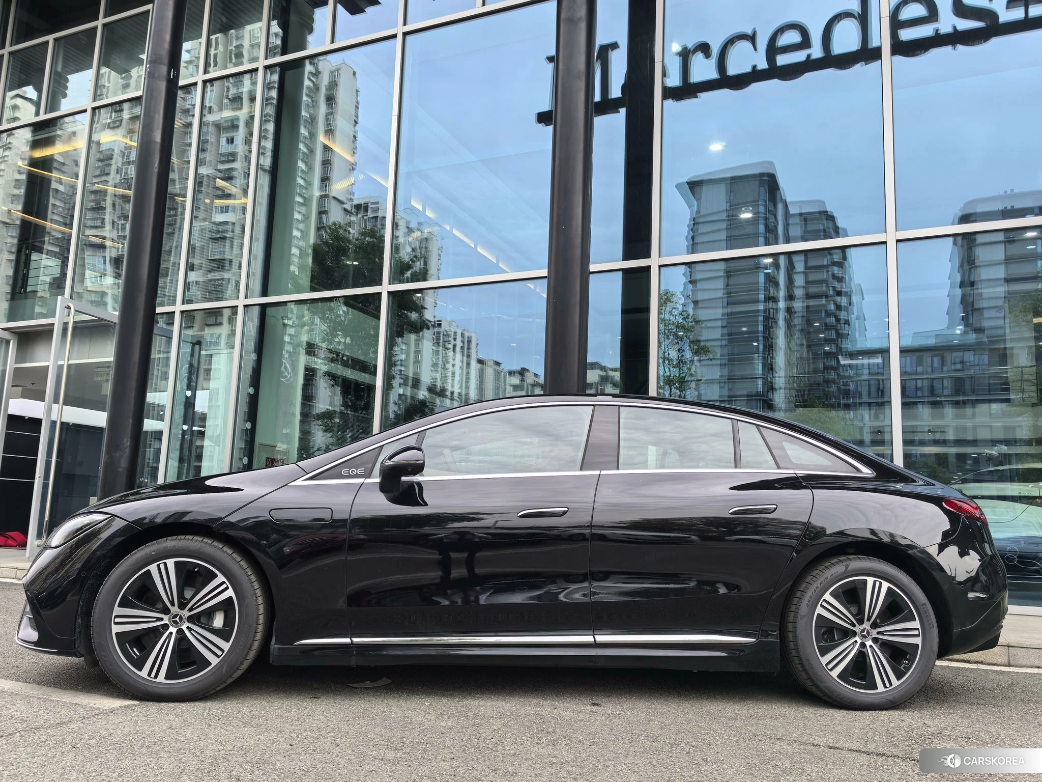 Mercedes-Benz EQE 2024 Черный из Китая, фото 2