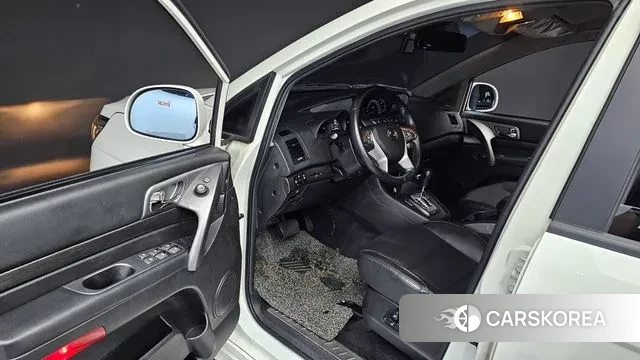 Ssangyong Korando Turismo 2018 Белый из Кореи, фото 2