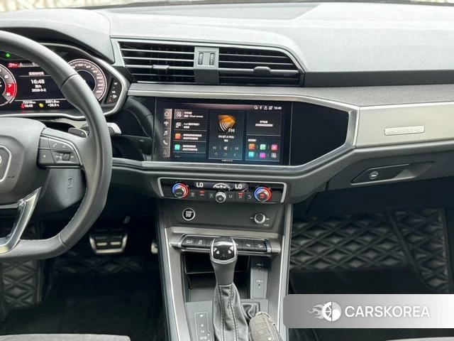 Audi Q3 2022 Темно-серый из Китая, фото 2