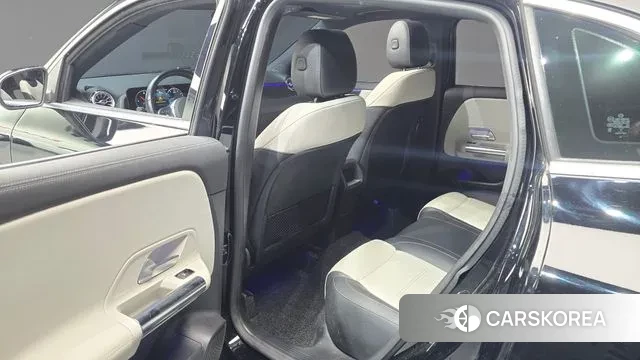 Mercedes-Benz GLA - Class H247 2021 Черный из Кореи, фото 2