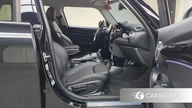 Mini Cooper 2023 Черный из Кореи, фото 2