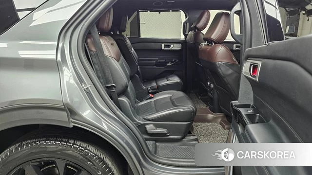 Ford Explorer 6th Generation 2021 Серый из Кореи, фото 2