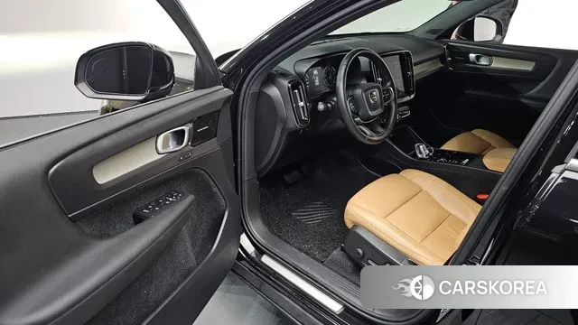Volvo XC40 2019 Черный из Кореи, фото 2