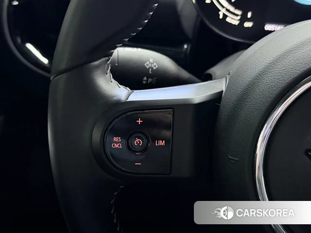 MINI CLUBMAN 2024 Черный из Китая, фото 2
